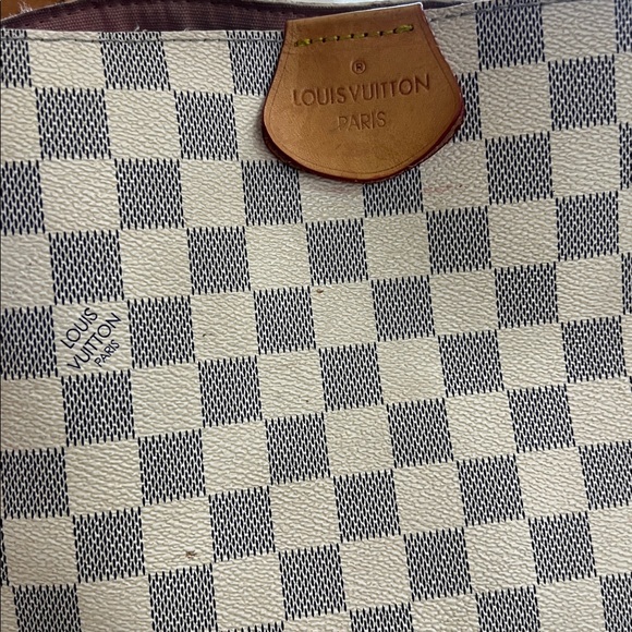 Louis Vuitton Damien Azur
Graceful PM handbag - Picture 4 of 17